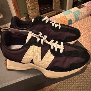 Black White brand new women’s New Balance in box size 9